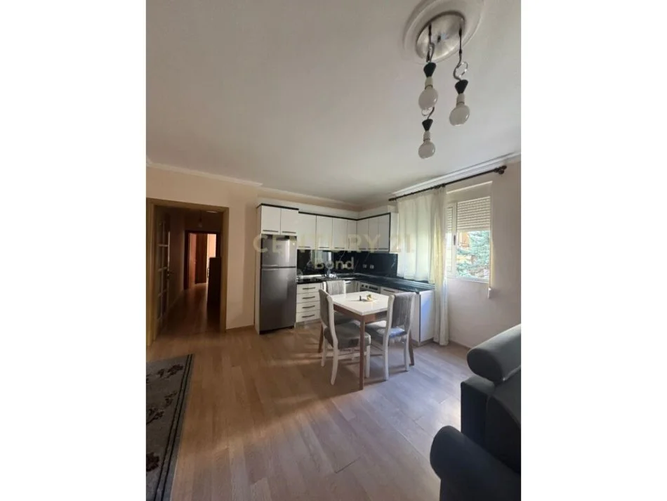Tirane, shitet apartament 2+1 Kati 3, 96 m² 175.000 € (Liqeni i Thate)