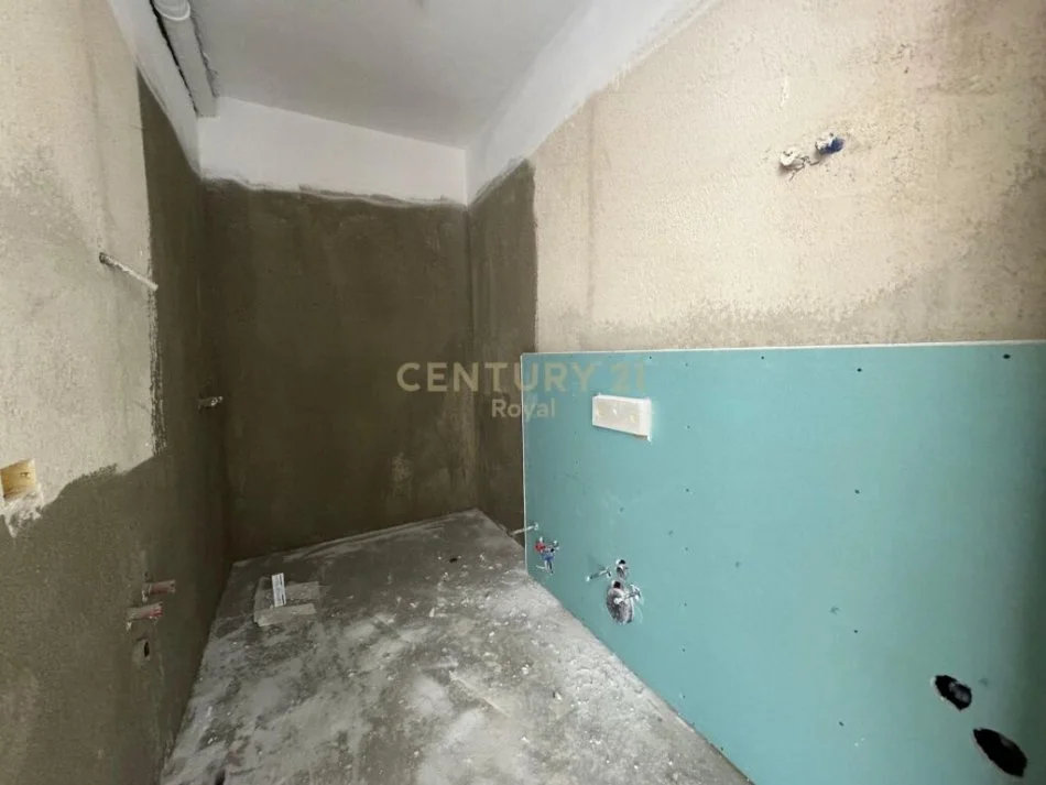 Tirane, shitet apartament 3+1 Kati 6, 140 m² 115.500 € 