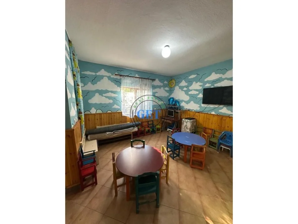 Durres, jepet me qera Kopsht fëmijësh ,Kati 1, 400 m² 1.200 € (Spitalle)