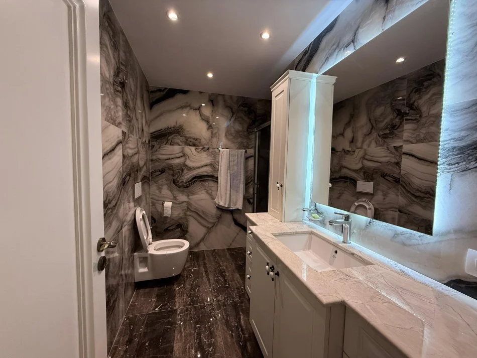 Tirane, jepet me qera apartament 3+1+Ballkon Kati 2, 192 m² 1.200 € (RRUGA BLLOKU I VILAVE)