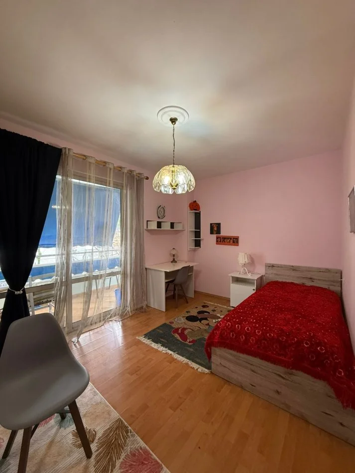 Tirane, jepet me qera apartament 2+1 Kati 3, 100 m² 550 € (Kodra e Diellit)