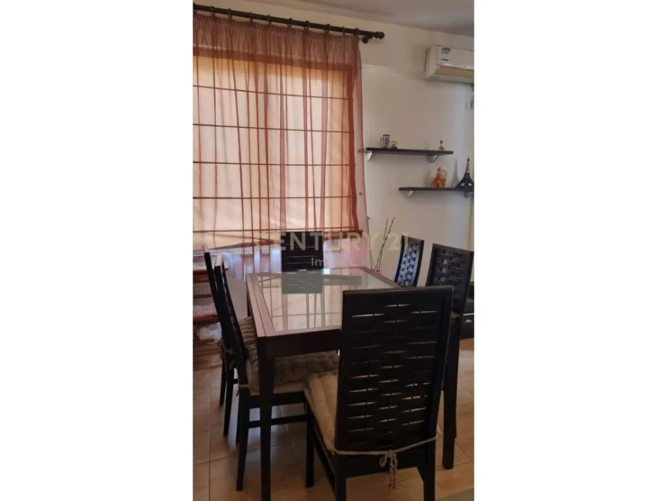 Tirane, jap me qera apartament 2+1 Kati 4, 115 m² 700 € 