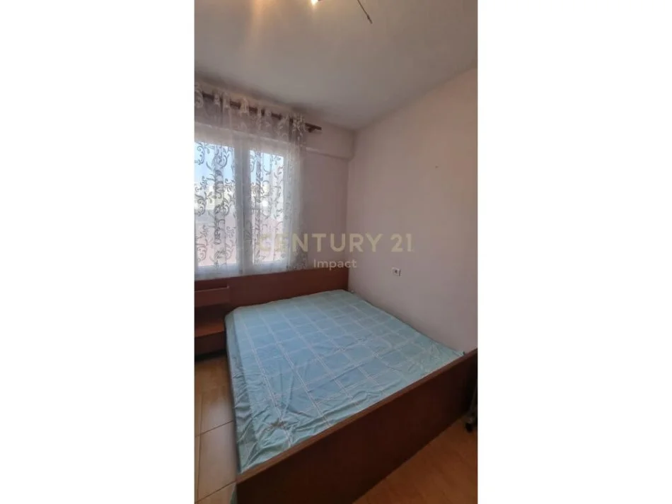 Tirane, jap me qera apartament 2+1 Kati 4, 115 m² 700 € 