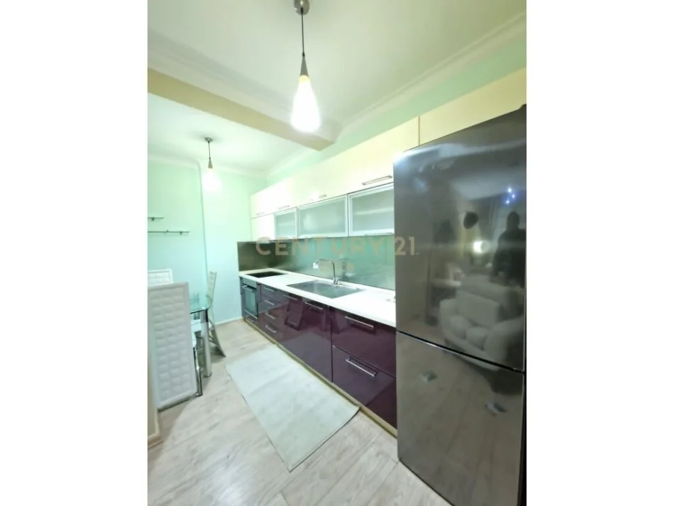 Tirane, jepet me qera apartament 1+1 Kati 2, 85 m² 750 € (bllok)