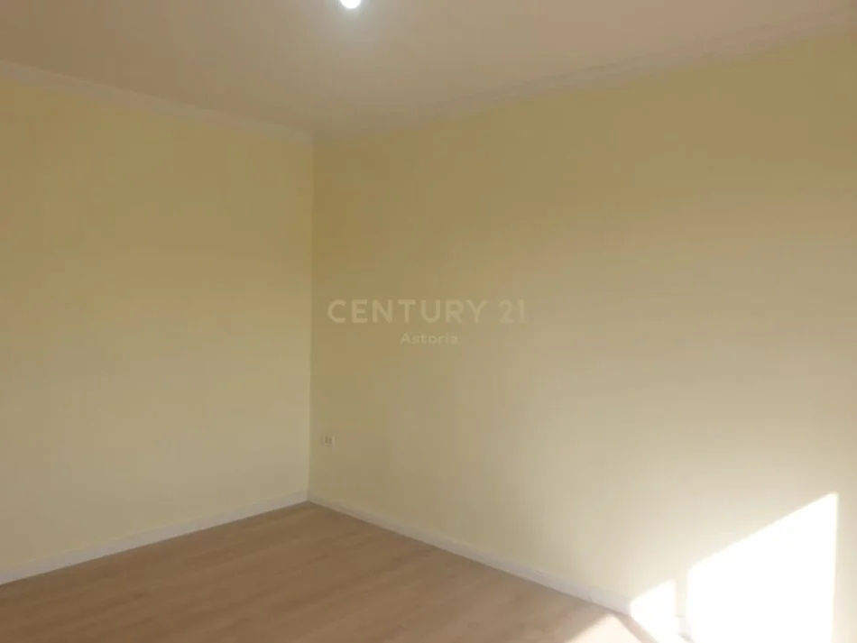 Tirane, shitet apartament Kati 5, 57 m² 82.000 € (Ali Demi)