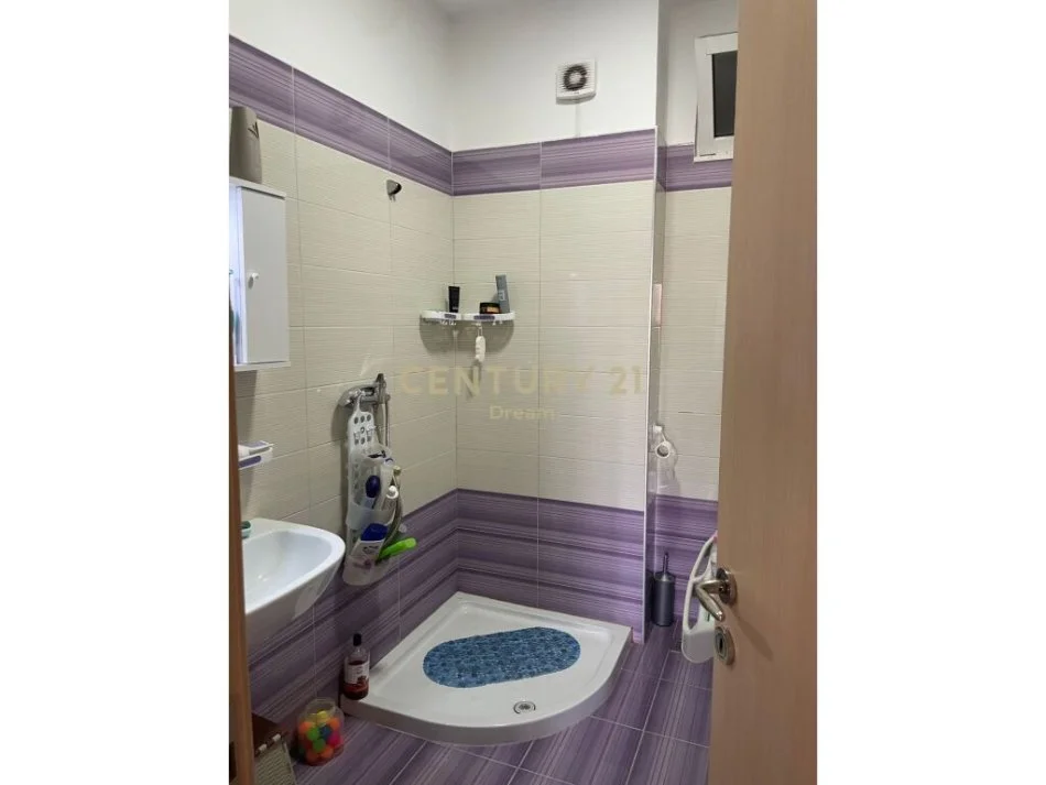 Tirane, shitet apartament 2+1 Kati 2, 115 m² 155.000 € (kinostudio)
