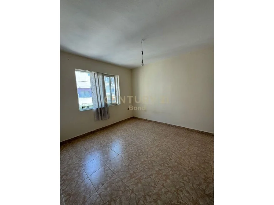 Tirane, shitet apartament 2+1 Kati 4, 75 m² 92.000 € 