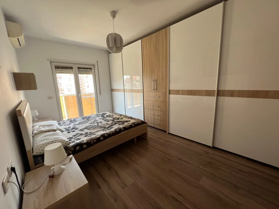 Tirane, shitet apartament 2+1 , (Rruga Don Bosko)