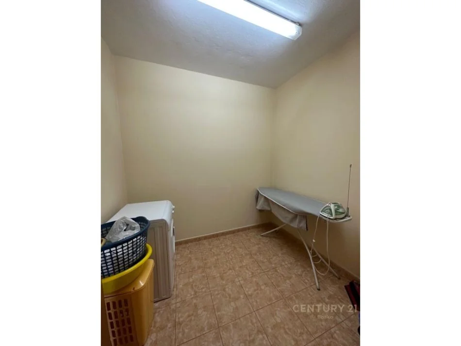 Tirane, jepet me qera apartament Kati 7, 143 m² 800 € 