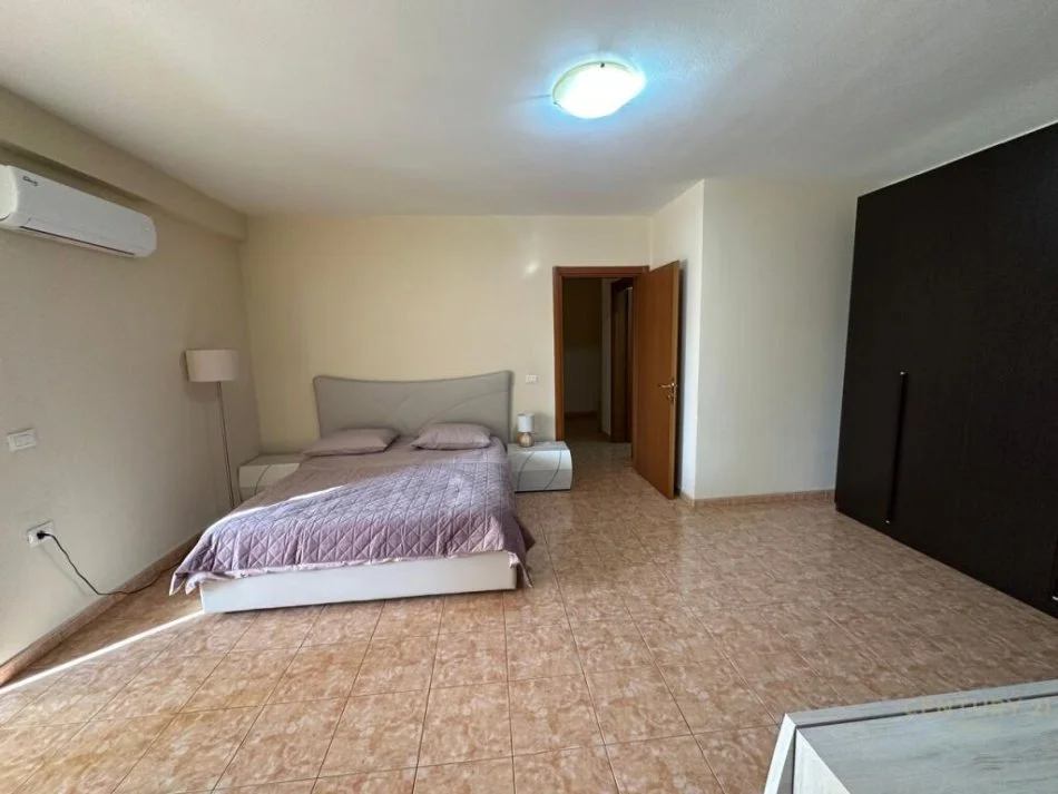 Tirane, jepet me qera apartament Kati 7, 143 m² 800 € 