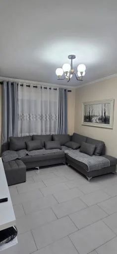 Tirane, jepet me qera apartament 2+1+Aneks+Ballkon Kati 5, 95 m² 550 € (Yzberisht)