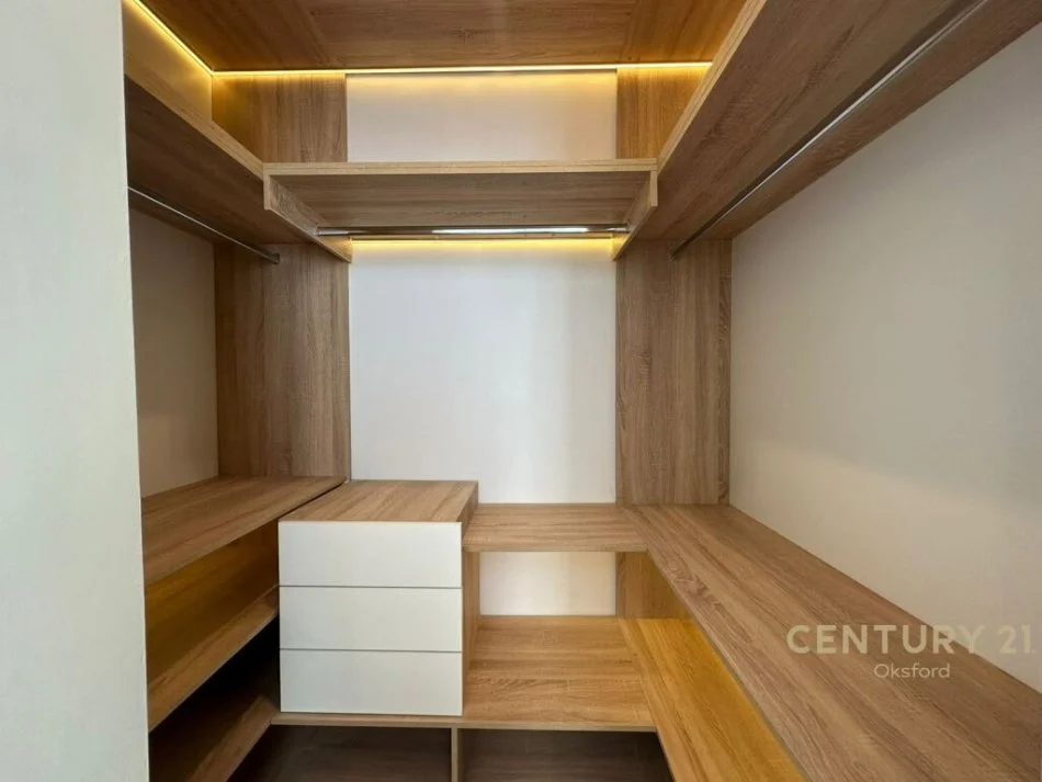 Tirane, shitet apartament 1+1+Ballkon , 56 m² 150.000 € (PAZARI RI)