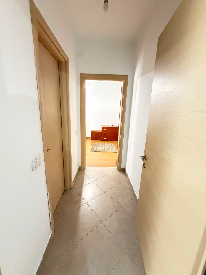 Tirane, jepet me qera apartament 1+1 , 91 m² 600 € (21 dhjetori)