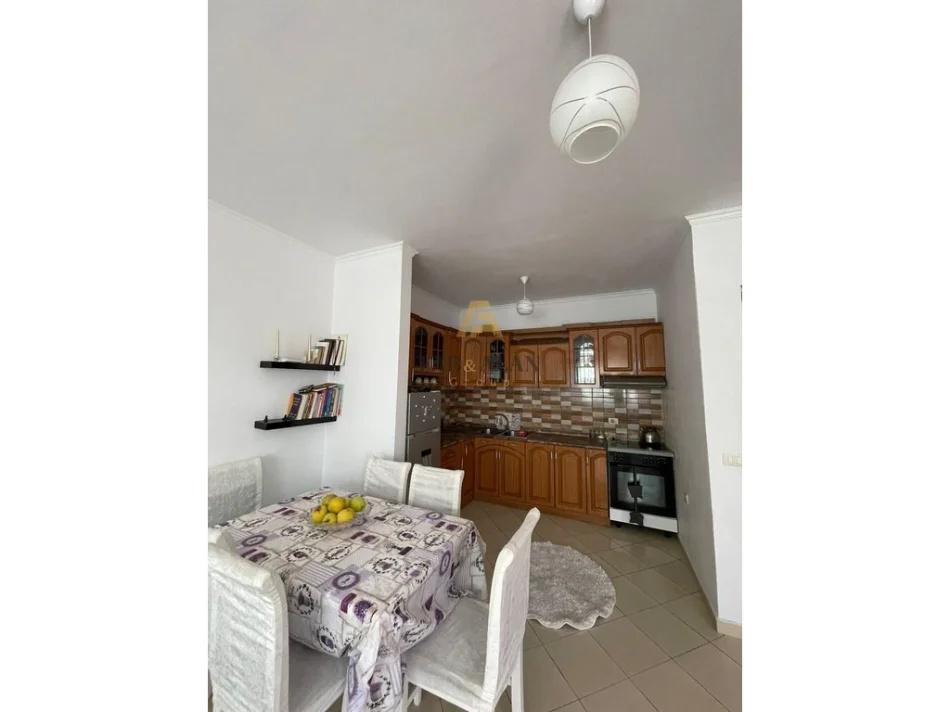 Tirane, shitet apartament 1+1+Ballkon Kati 1, 96 m² 92.000 € (Zona e 3-shit)