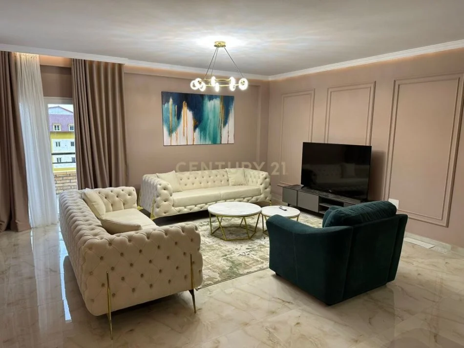 Tirane, jepet me qera apartament 3+1 Kati 3, 130 m² 1.200 € (Rezidenca Lake Land farke)