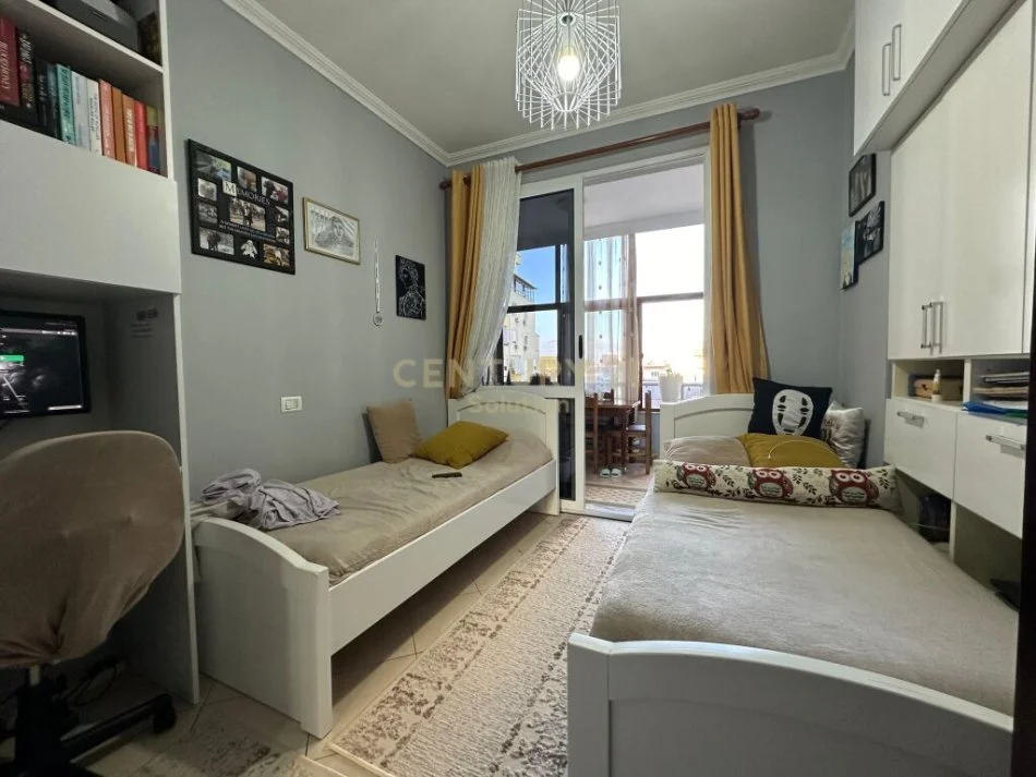 Tirane, shitet apartament 2+1 Kati 3, 88 m² 122.000 € (astir)