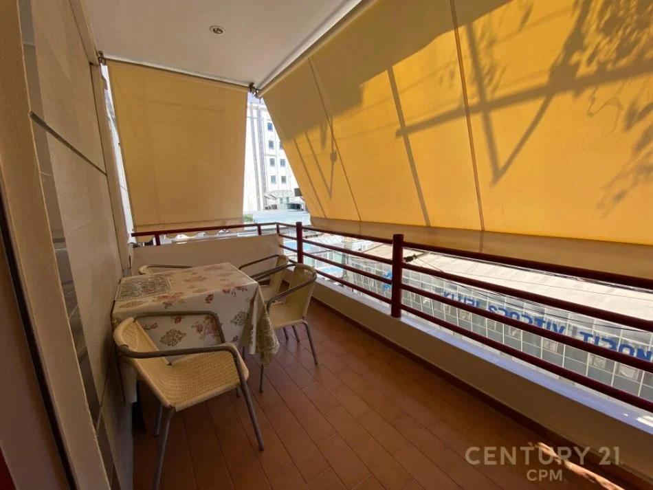 Tirane, jepet me qera apartament 1+1 Kati 4, 64 m² 600 € (rruga e kavajes)
