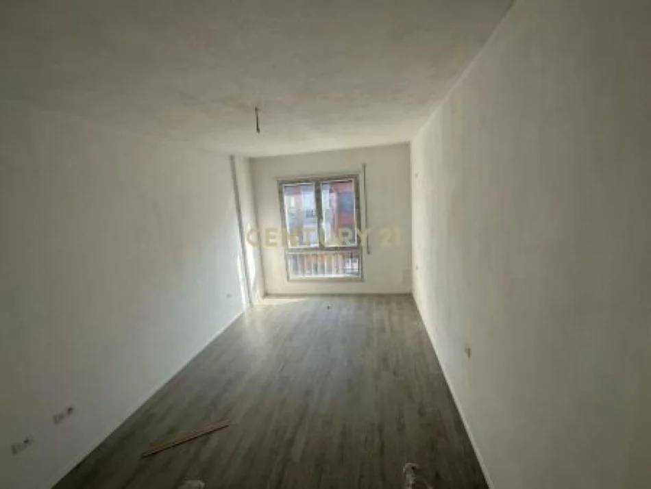 Tirane, shes apartament 2+1 Kati 3, 101 m² 154.000 € 