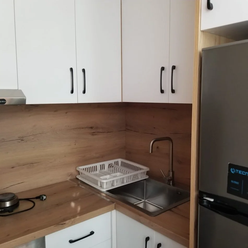 Tirane, jepet me qera apartament 2+1+Ballkon Kati 1, 90 m² 60.000 leke