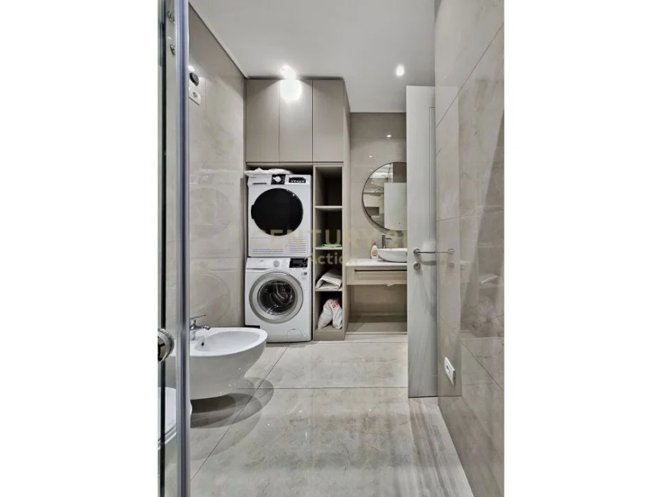 Tirane, jepet me qera apartament 2+1+Aneks+Ballkon Kati 1, 110 m² 1.100 € (TEG)