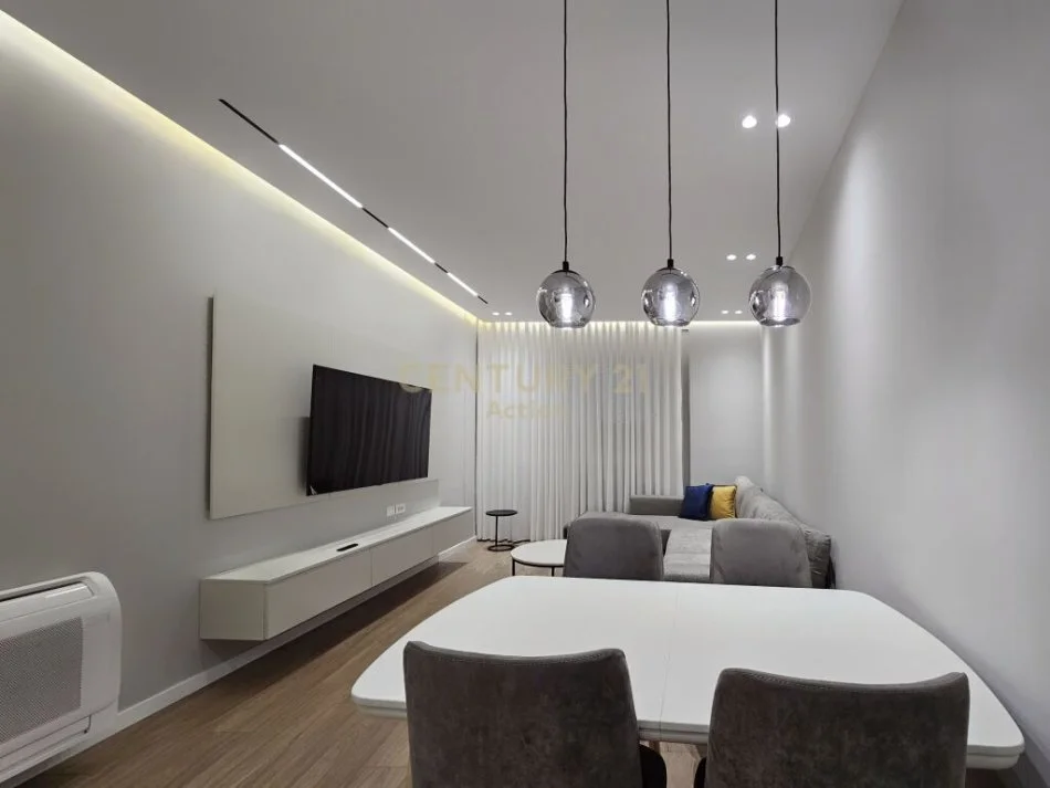 Tirane, jepet me qera apartament 2+1+Aneks+Ballkon Kati 1, 110 m² 1.100 € (TEG)