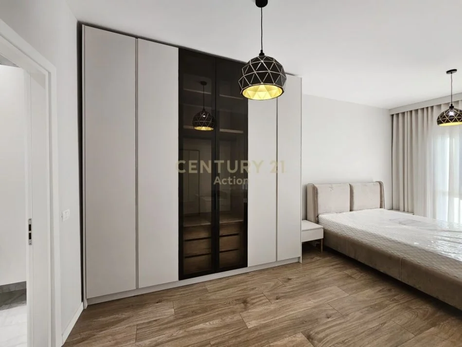 Tirane, jepet me qera apartament 2+1+Aneks+Ballkon Kati 1, 110 m² 1.100 € (TEG)