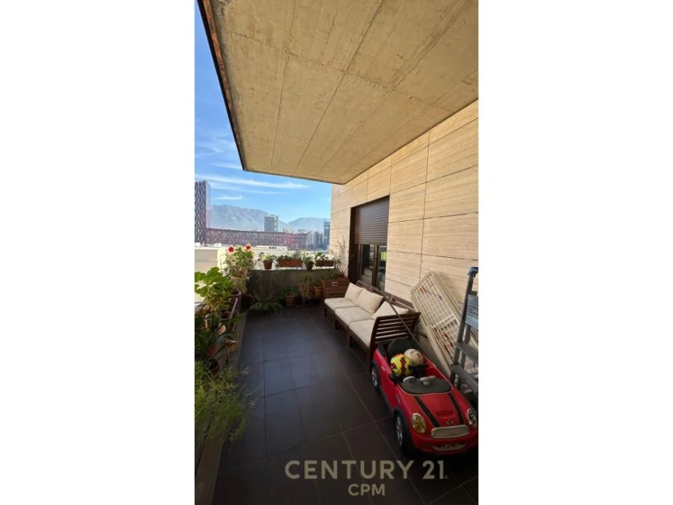 Tirane, jepet me qera apartament 3+1 Kati 6, 170 m² 3.000 € (Garda)