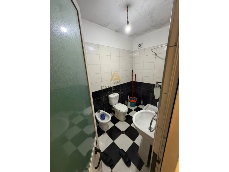 Tirane, shitet apartament 2+1+Aneks+Ballkon Kati 8, 106 m² 190.800 € 