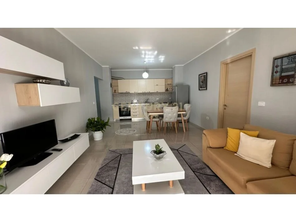 Tirane, jepet me qera apartament 2+1 Kati 3, 96 m² 600 € (Restorant Durresi!)