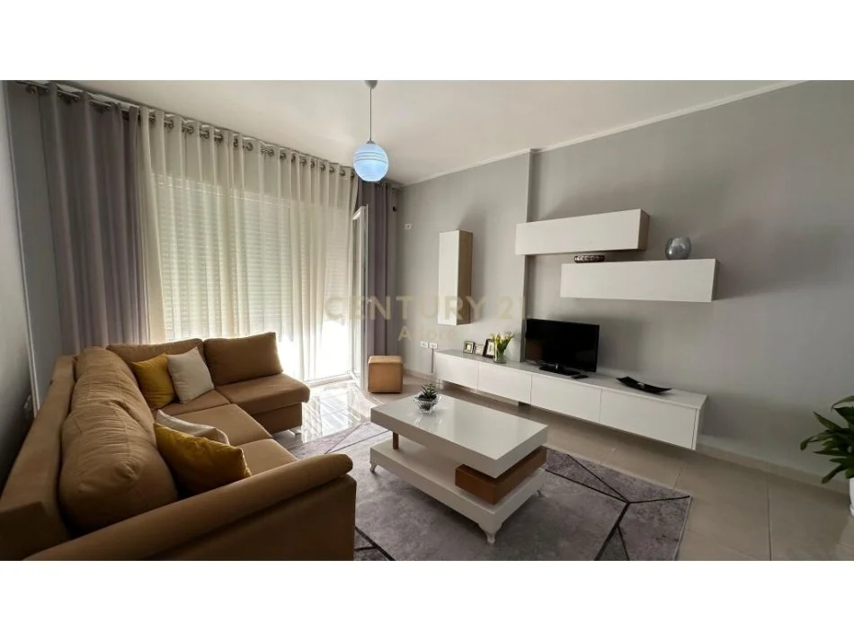 Tirane, jepet me qera apartament 2+1 Kati 3, 96 m² 600 € (Restorant Durresi!)