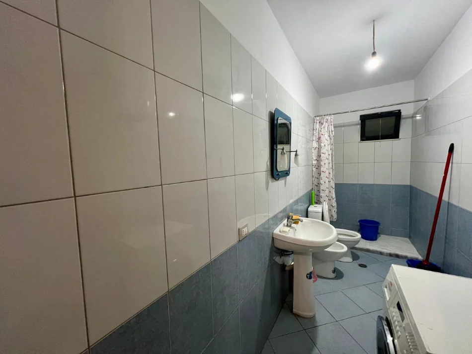 Tirane, jepet me qera apartament 2+1+Ballkon Kati 2, 96 m² 450 € (Thoma Koxhaj)