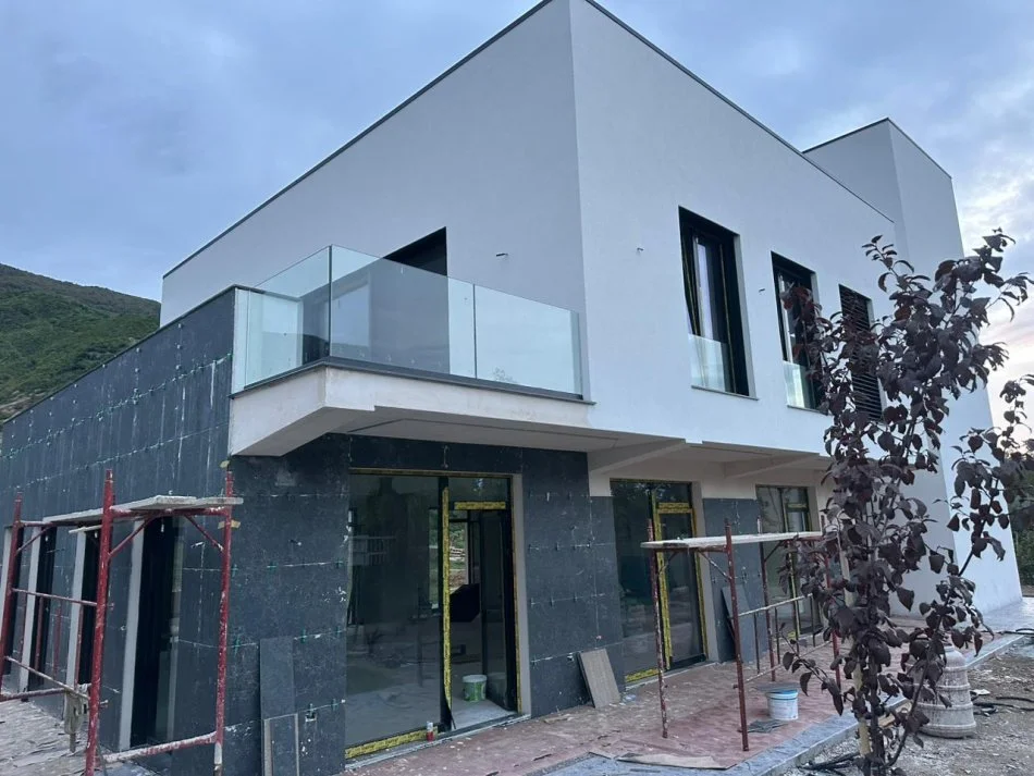 Tirane, jepet me qera ambjent biznesi Kati 0, 360 m² 3.000 € (Berzhitë)