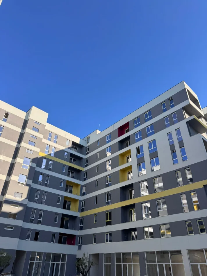 Tirane, shitet dyqan Kati 0, 89 m²