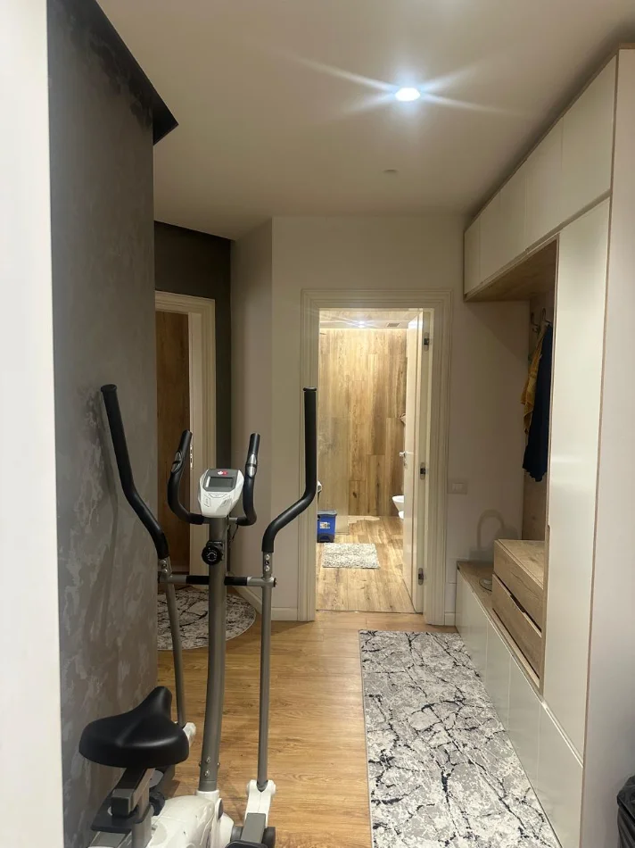 Tirane, jap me qera apartament 2+1+Ballkon Kati 1, 95 m² 620 € (Astir, afer bar Bohem)