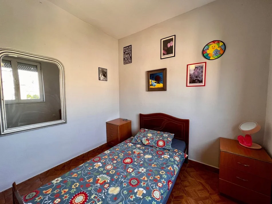 Tirane, jepet me qera apartament 2+1 Kati 5, 75 m² 500 € (Petro nini Luarasi)
