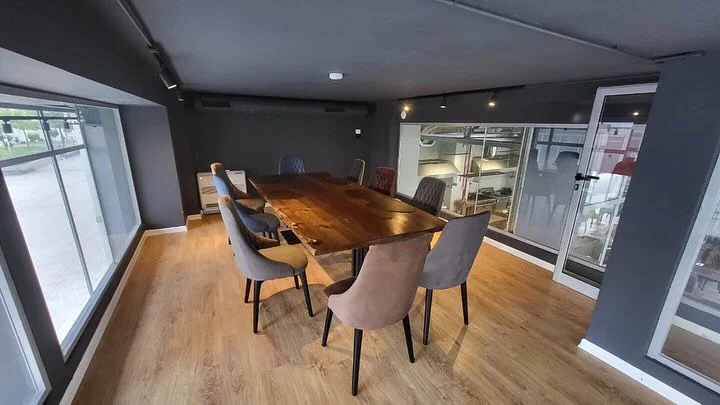 Tirane, shitet ambjent biznesi Kati 0, 600 m² 100.000 € (Komuna e Parisit)