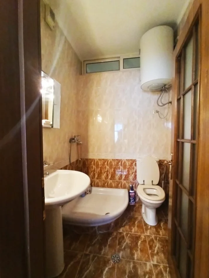 Tirane, jepet me qera apartament 2+1+Aneks+Ballkon Kati 8, 76 m² 650 € (PRANE TAIWAN TIRANE)