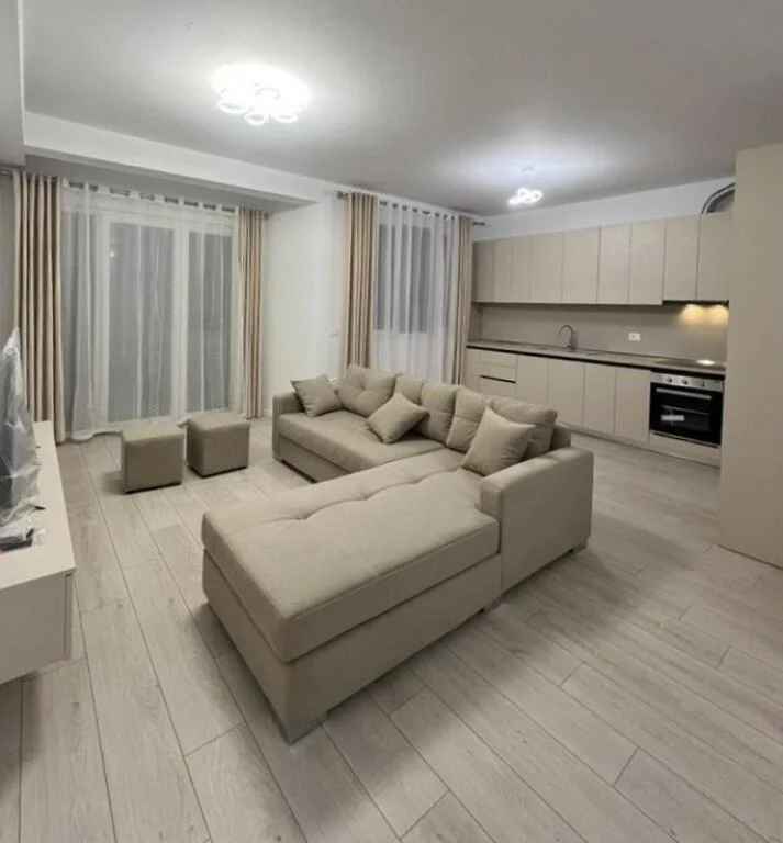 Tirane, jepet me qera , 