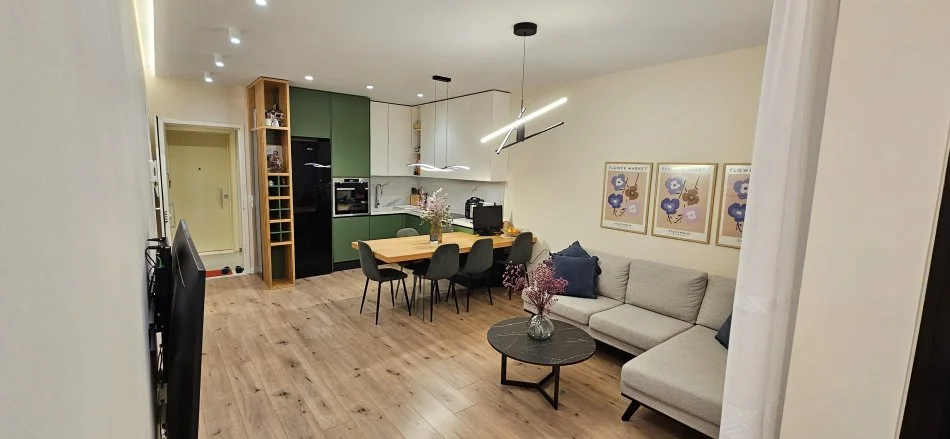 Tirane, jepet me qera 2+1+Ballkon Kati 6, 120 m² 750 € (Ndre Mjeda ose Babe Rexha)