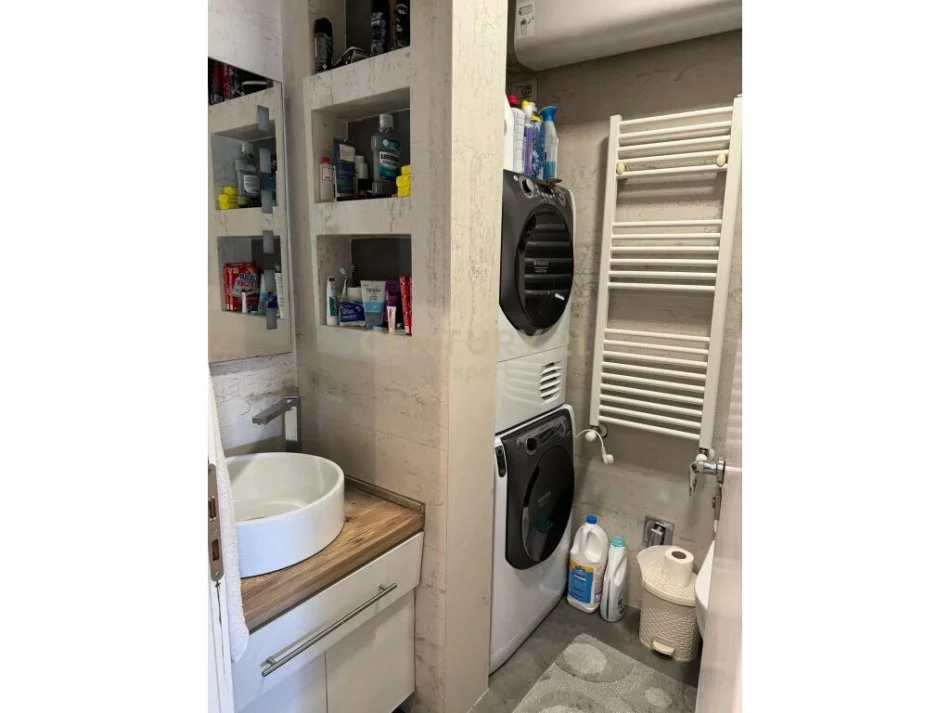 Tirane, shitet apartament 2+1+Ballkon Kati 4, 108 m² 235.000 € (fusha ali demi)