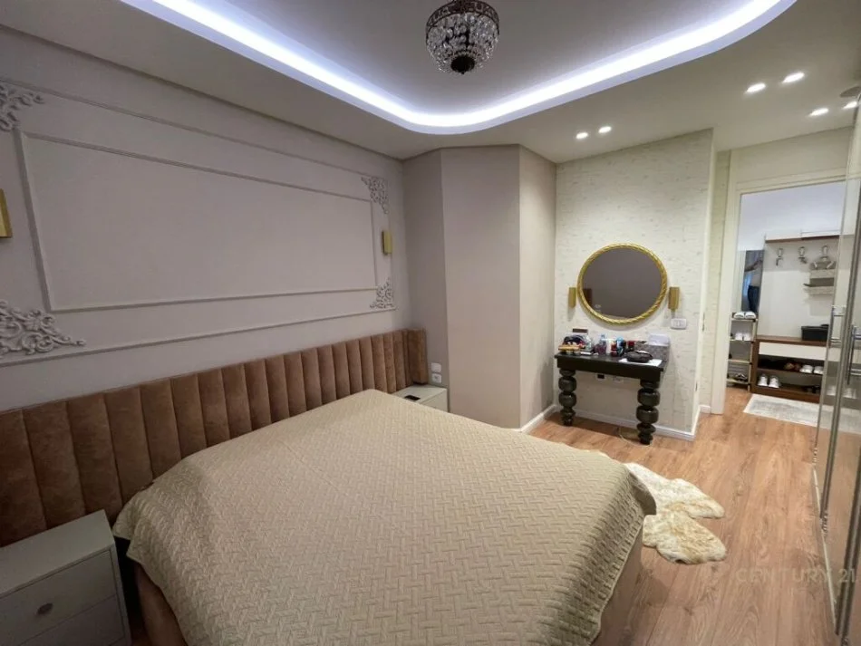 Tirane, shitet apartament 3+1 Kati 2, 540.000 € (rruga e elbasanit)