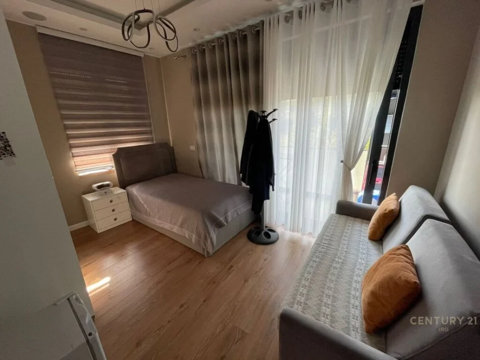 Tirane, shitet apartament 3+1 Kati 2, 540.000 € (rruga e elbasanit)