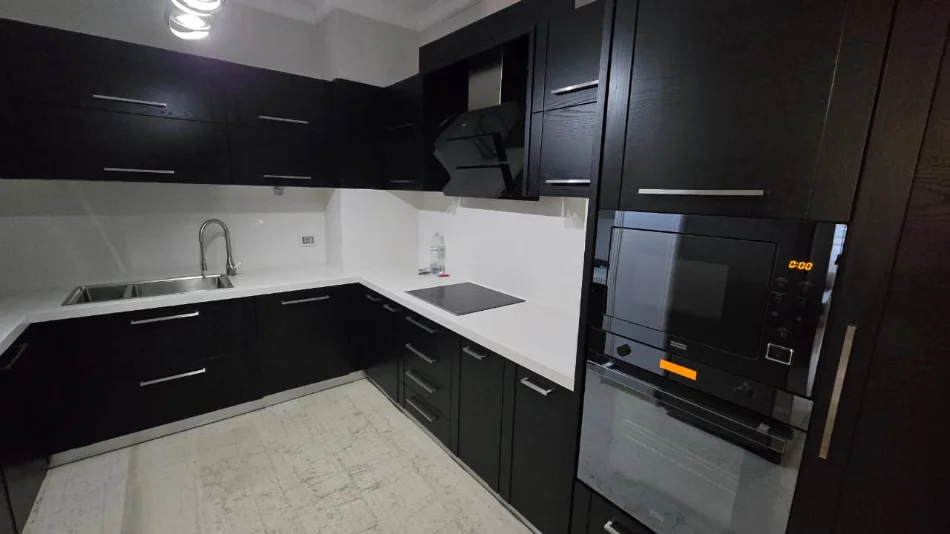 Tirane, shitet apartament 2+1 Kati 2, 105 m² 210.000 € (Liqeni i Thate)