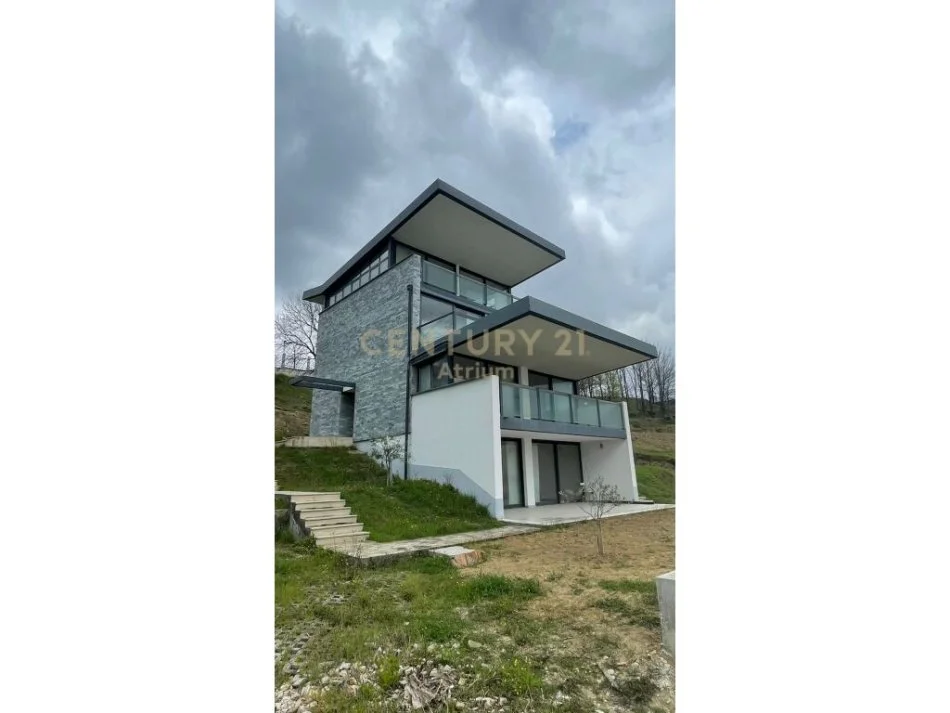 Tirane, shes apartament 3+1 , 501 m² 900.000 € 