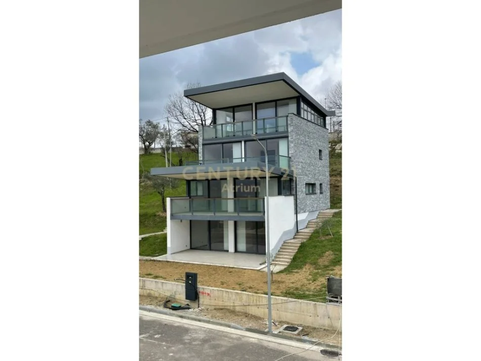 Tirane, shes apartament 3+1 , 501 m² 900.000 € 