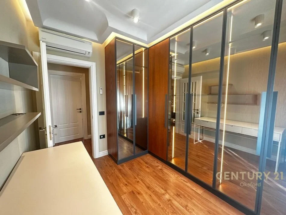 Tirane, shitet apartament+verande | Penthouse 3+1+Ballkon Kati 4, 178 m² 360.000 € (Prane Kopshtit Botanik.)