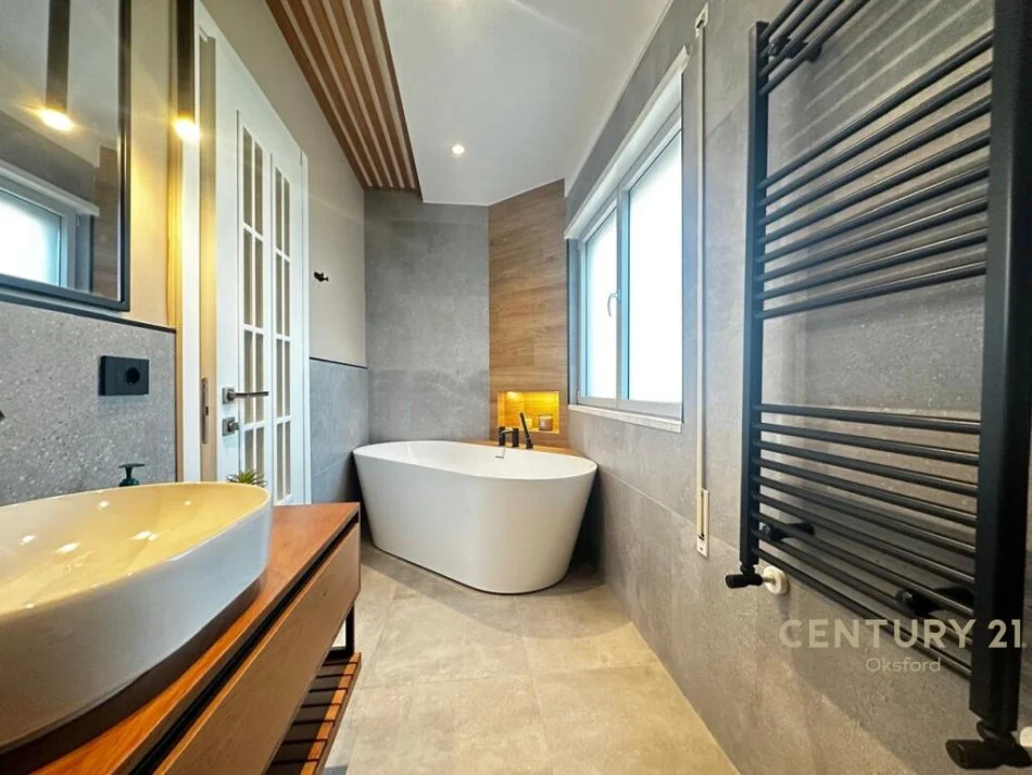 Tirane, shitet apartament+verande | Penthouse 3+1+Ballkon Kati 4, 178 m² 360.000 € (Prane Kopshtit Botanik.)