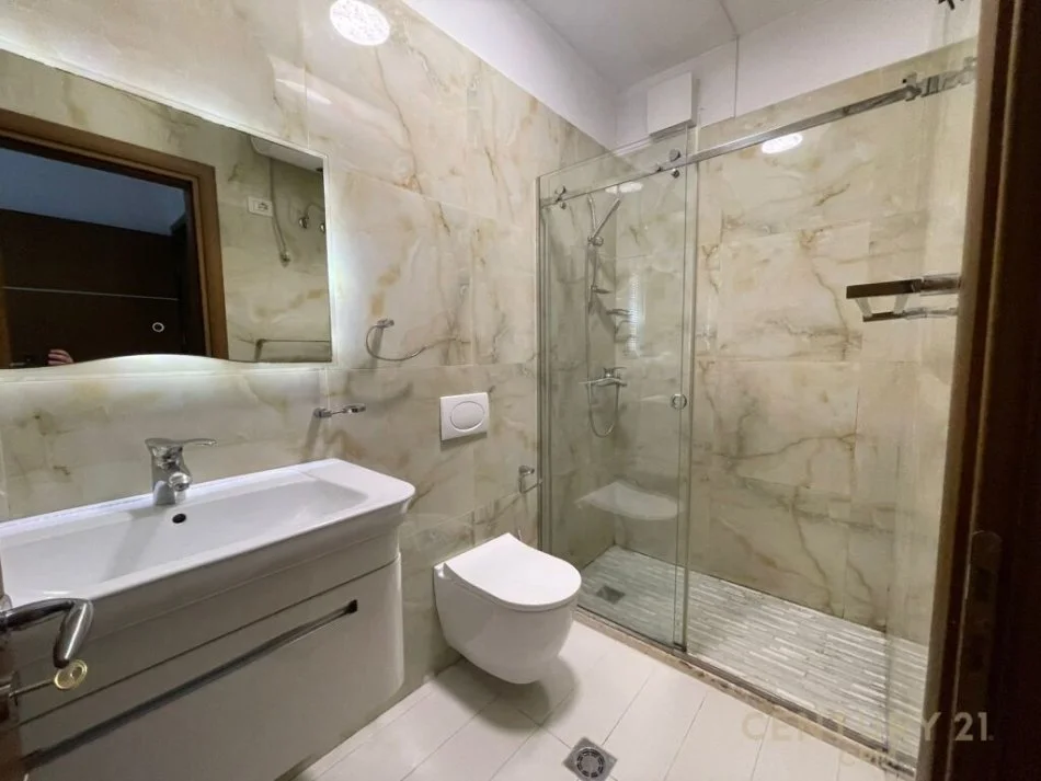 Tirane, shitet apartament 2+1 Kati 4, 133 m² (Kinostudio)