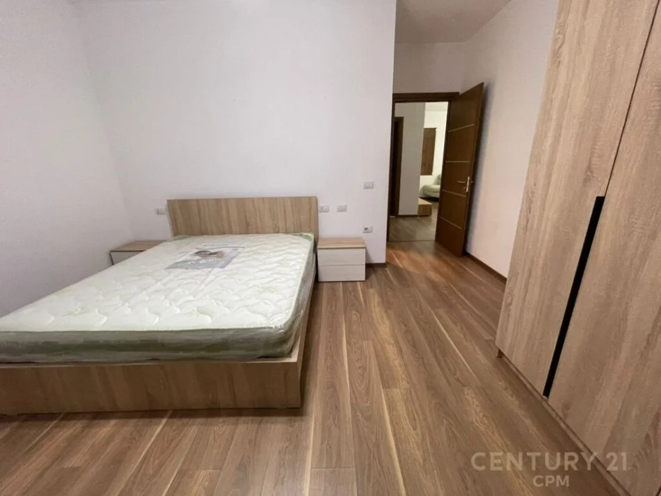 Tirane, shitet apartament 2+1 Kati 4, 133 m² (Kinostudio)