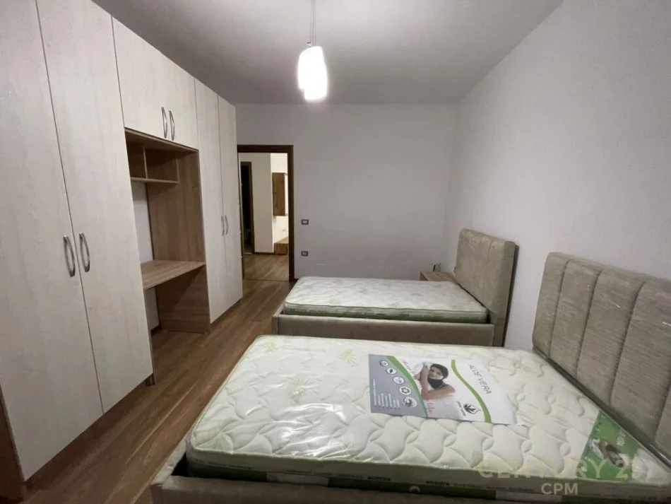 Tirane, shitet apartament 2+1 Kati 4, 133 m² (Kinostudio)